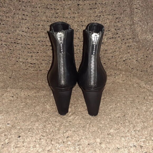 AQUATALIA-Nitza-Black Leather Chelsea Wedge Booties-Back Zip-Sz 8.5-Near Mint - Picture 5 of 8